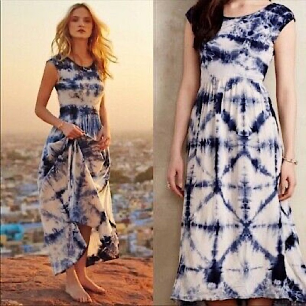 The Odells Watercolor Blue Tie Die Short Sleeve Maxi Dress w High-Low Hem